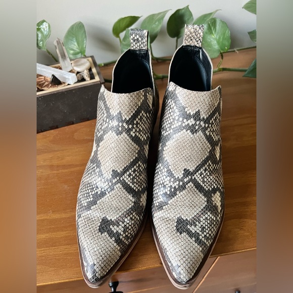 Dolce Vita Snake Print Booties Size 8 - Picture 7 of 10